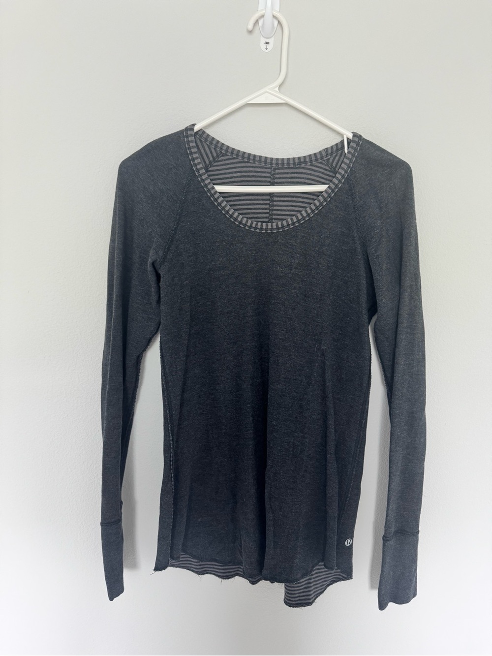 Women’s Lululemon reversible long sleeve shirt